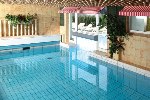 Swimming pool, Sporthotel Zum Hohen Eimberg in Willingen (Upland)