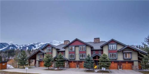 Pinnacle Ridge Chalets (by Fernie Lodging Co) - Fernie