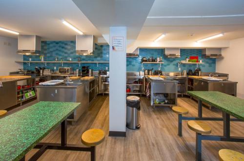 Konyha, Jasper Downtown Hostel in Jasper (AB)