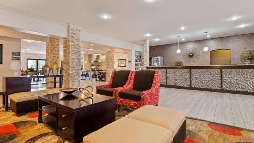 Best Western Plus Eagleridge Inn & Suites