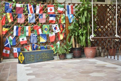 123 Cheers Hostel - 출입구