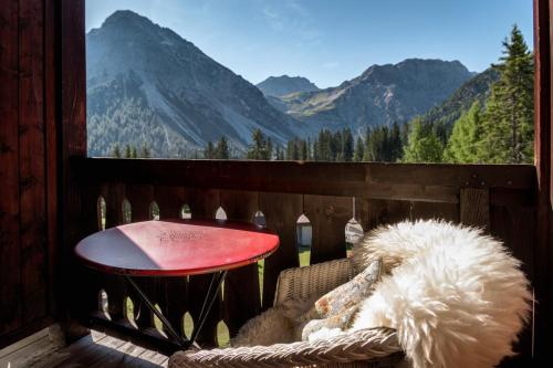 Superior Double Room with Balcony and Mountain View