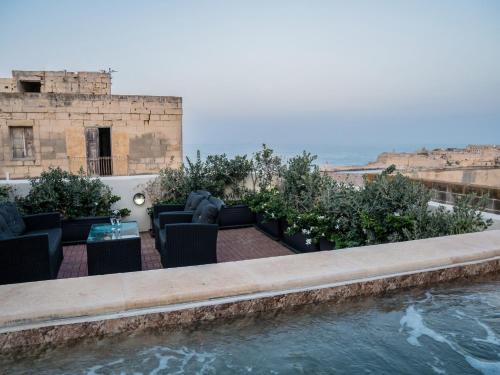 Valletta Kursara Port View - image 11