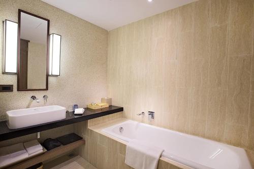 room detail thumbnail 2