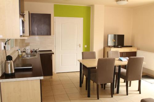 Írisz Apartmanház