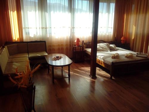 Hotel Ambrozia - image 8