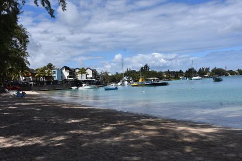 Pantai, Ocean Lake Tourist Residence in Pulau Mauritius