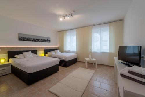 WN Rooms - image 10