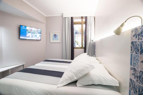 2 twin beds