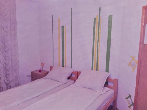 Hostel Room - image 6
