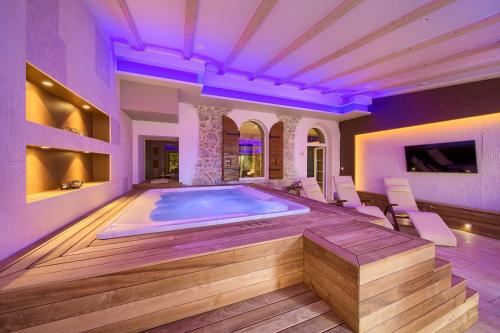 Джакузі, Hotel Kanajt in Krk Island