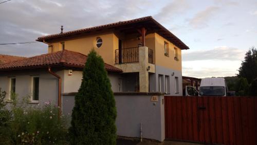  Ádám Éva, Pension in Torony