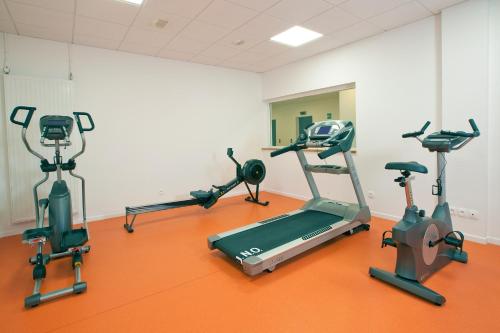 Sejours & Affaires Paris-Davout - image 13