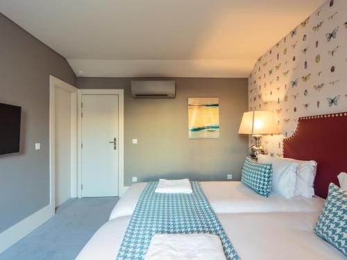 Dear Lisbon - Gallery House - image 4