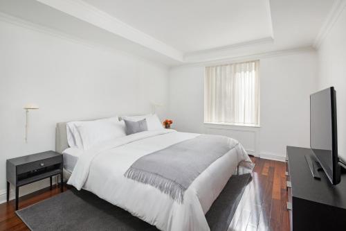 AKA Sutton Place - Photo 2