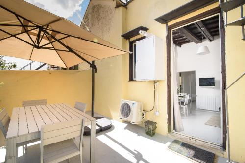 White Ostilia Apartments 3