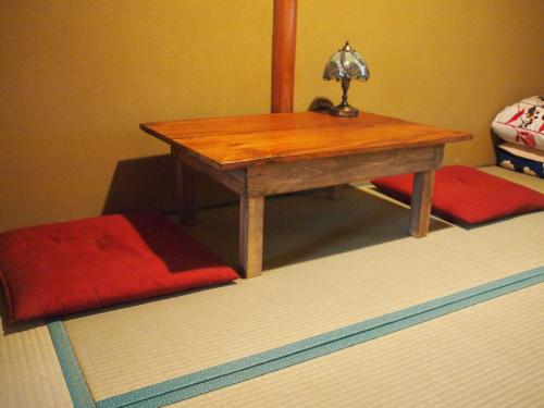 Japanese-Style Twin Room with Shared Bathroom image 1