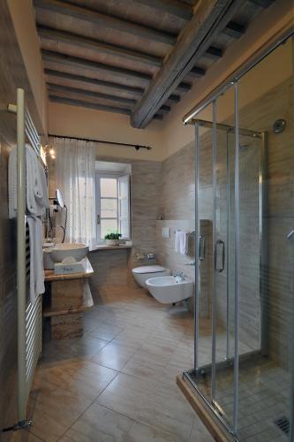 Душ, Agriturismo La Sovana in Сартеано