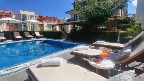 The Muses Hotel - image 12