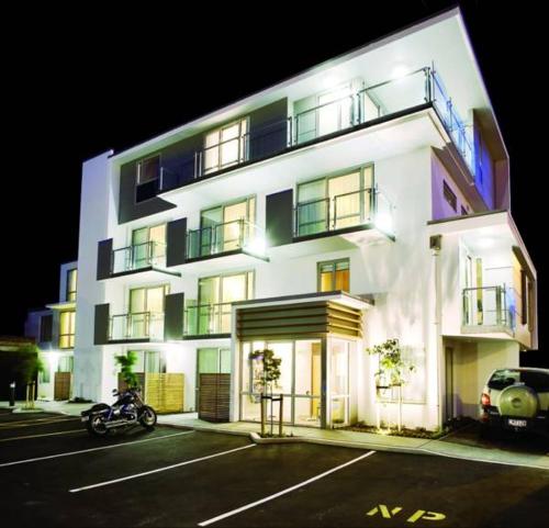 Focus Motel Set in a prime location of Christchurch, Focus Motel puts everything the city has to offer just outside your doorstep. Both business travelers and tourists can enjoy the propertys facilities and serv