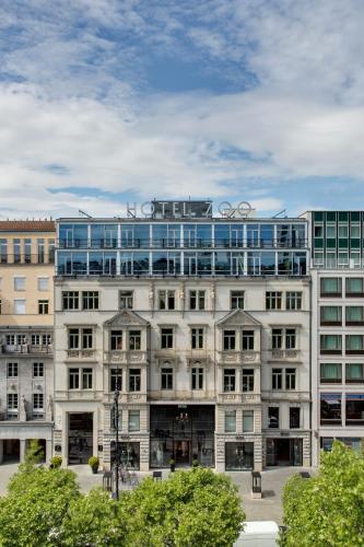 Exterior view, Hotel Zoo Berlin in Charlottenburg