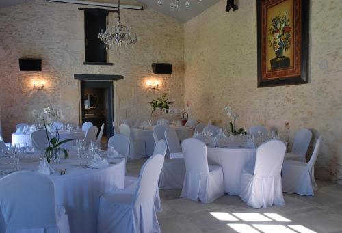 Logis Hôtel le Logis du Péré