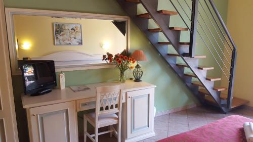Hotel Duca Della Corgna Room Type - Superior Quadruple Room Hotel Duca Della Corgna Room Type - Superior Quadruple Room