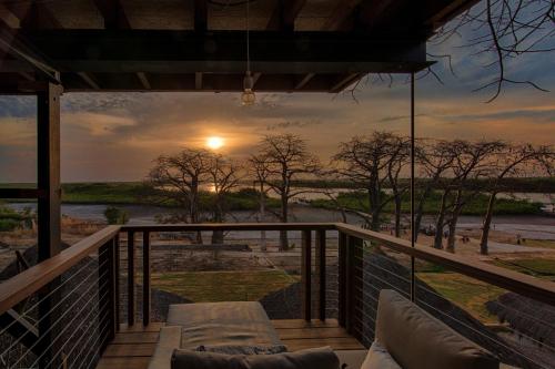 נוף חוץ, Les Paletuviers in Toubakouta