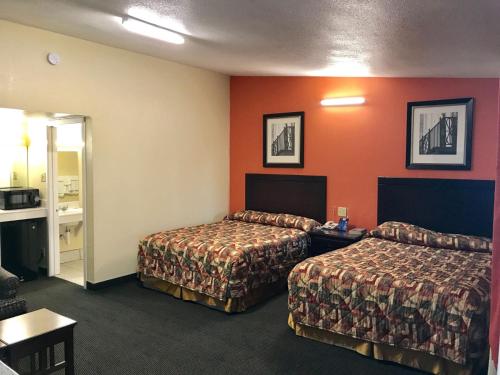 Scottish Inn and Suites