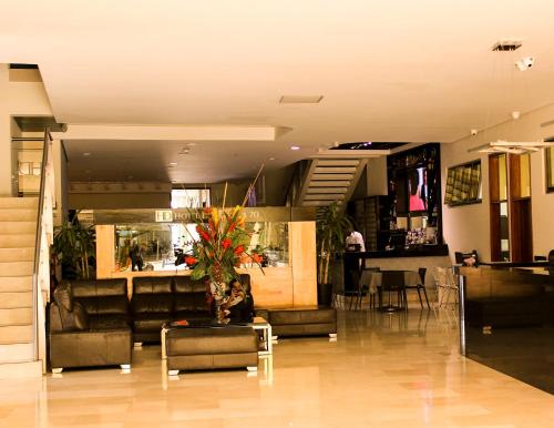 Vestíbulo, Hotel Dorado La 70 in Medellín