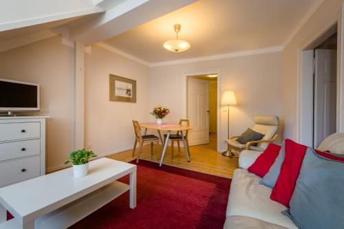 Ferienwohnung und Zimmer am Herderplatz - image 12