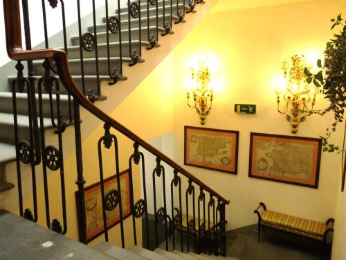 Classic Hotel - image 4