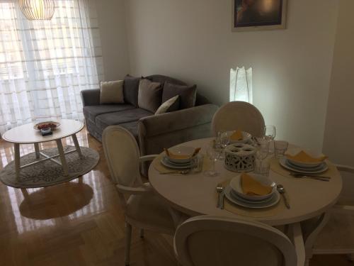 One-Bedroom Apartment image 10