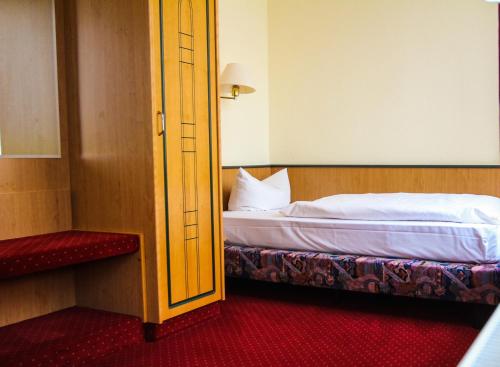 Waldsee Hotel am Wirchensee 11.2km von Neuzelle entfernt