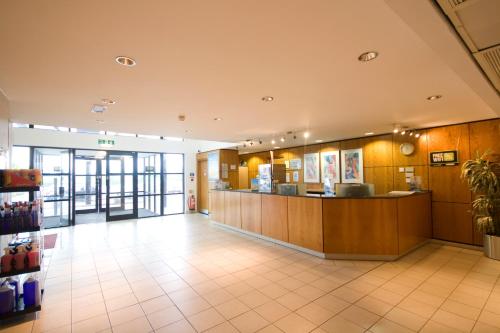 Lobby, Days Inn by Wyndham Stevenage North in Ashwell