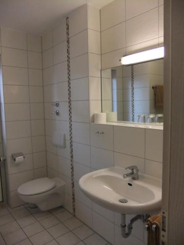 Bathroom, Hotel Garni Classico in Aschaffenburg