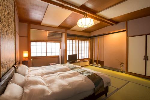 Japanese-Style Twin Room with Tatami Mat - Breakfast and Snow Crab Dinner Included