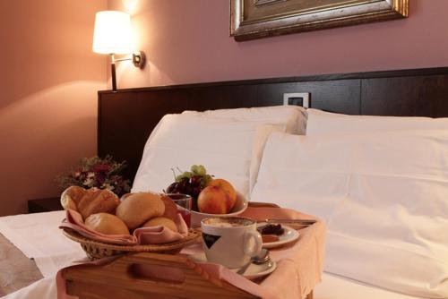 Hotel City - image 12