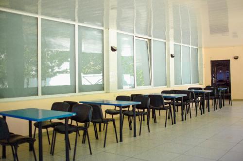 Premium Hotel - image 2