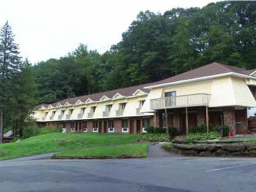Passport Inn and Suites Middletown - 출입구