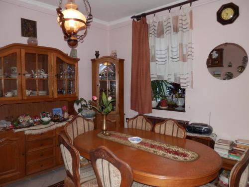  Apartman Napsugár Vendégház Eger in Eger