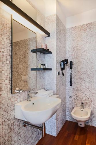 Photo - SeePort Hotel