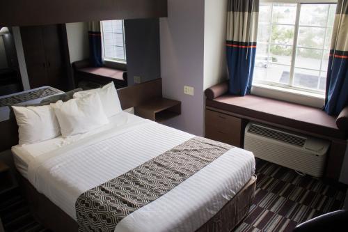 Microtel Inn by Wyndham Chattanooga Hamilton Place - image 4