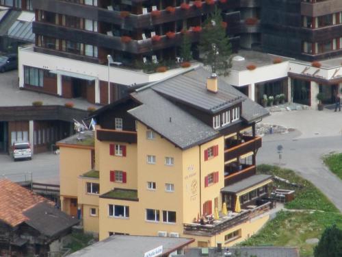 Entrance, Hotel Hold AG in Arosa