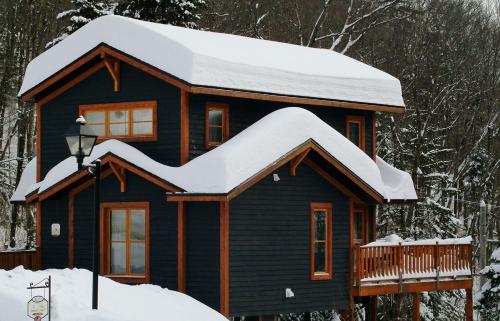 Exterior view, Chalet- 03 Chemin Alpin in Stoneham (QC)