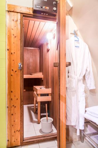 Exterior view, HOTEL DES ARTS in Rueil-Malmaison