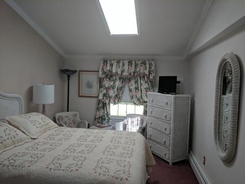 Inn At The Park - The Cottage - image 6