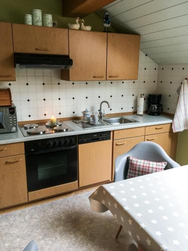 Konyha, Ferienwohnung Haus Friederike ab 6 Ubernachtungen, inclusive Meine Card Plus in Rattlar