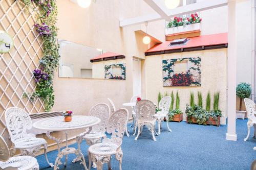 Exterior view, HOTEL DES ARTS in Rueil-Malmaison