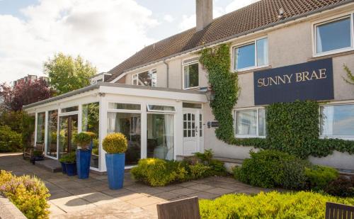 Sunny Brae Bed & Breakfast - image 4